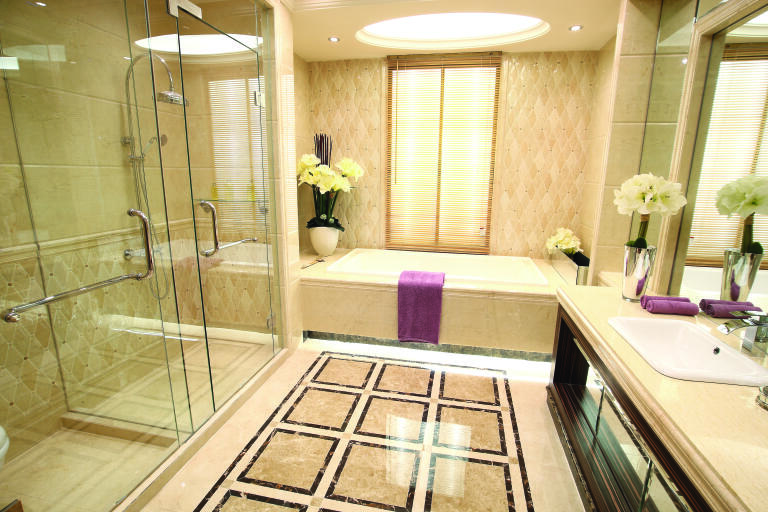 https://adm.eleganzaindonesia.com/storage/product_examples/1756110678_Valencia roomscene1.jpg